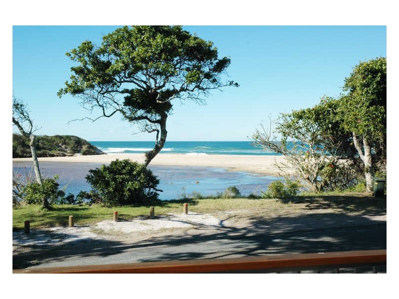 28 Bundella Avenue, Lake Cathie NSW 2445