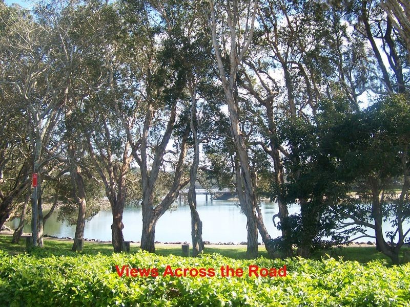 6 Aqua Crescent, Lake Cathie NSW 2445