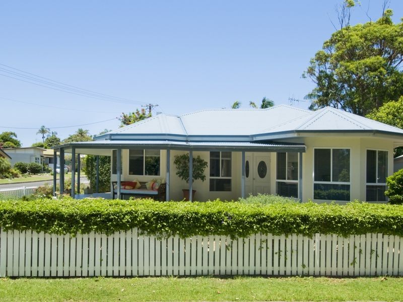 6 Aqua Crescent, Lake Cathie NSW 2445