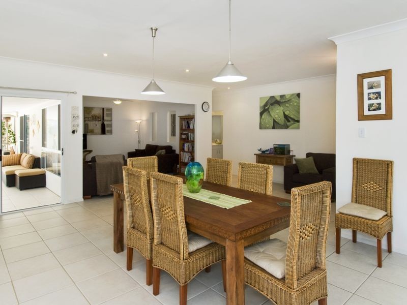 6 Aqua Crescent, Lake Cathie NSW 2445