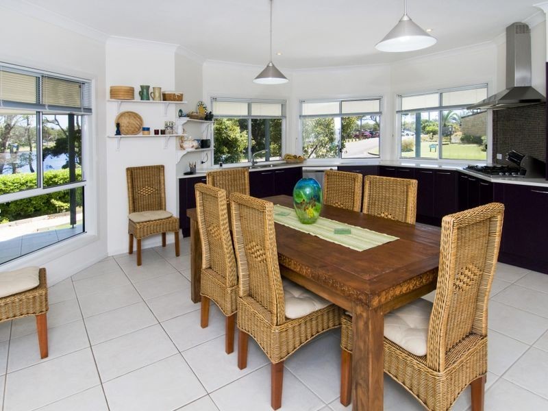 6 Aqua Crescent, Lake Cathie NSW 2445