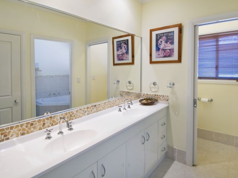 6 Aqua Crescent, Lake Cathie NSW 2445