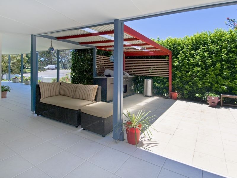 6 Aqua Crescent, Lake Cathie NSW 2445