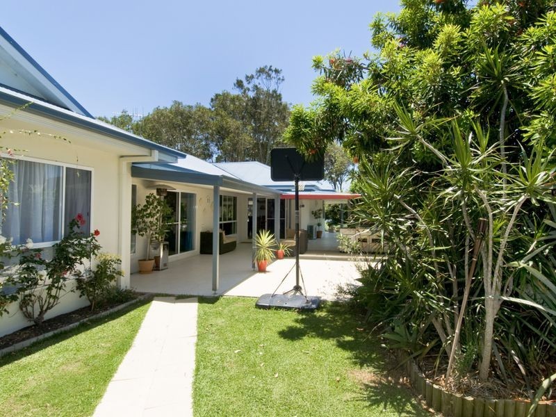 6 Aqua Crescent, Lake Cathie NSW 2445