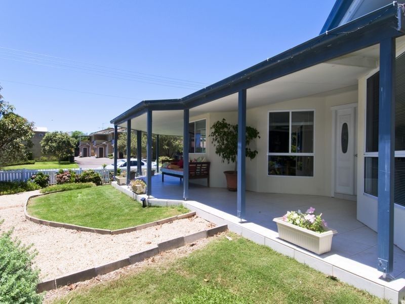6 Aqua Crescent, Lake Cathie NSW 2445