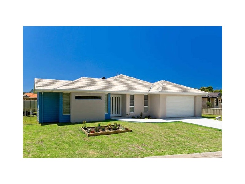 82 Abel Tasman Drive, Lake Cathie NSW 2445