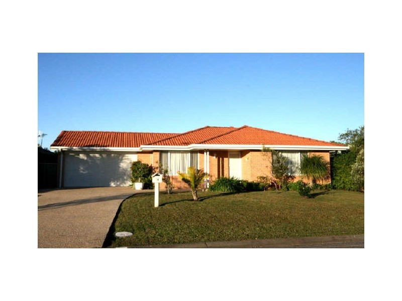 4 Abel Tasman Drive, Lake Cathie NSW 2445