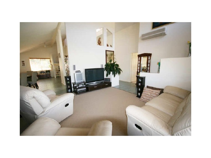 103 Fiona Crescent, Lake Cathie NSW 2445