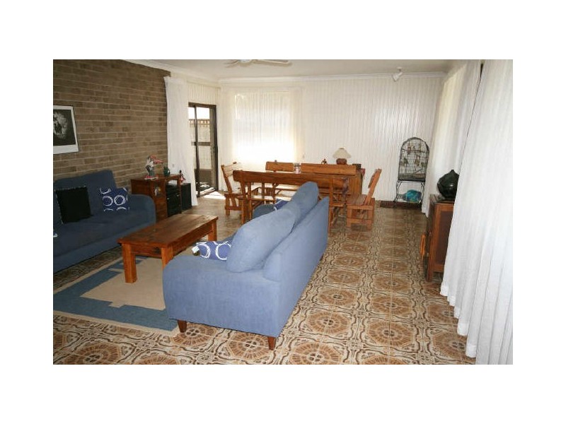 11 Melaleuca Avenue, Lake Cathie NSW 2445