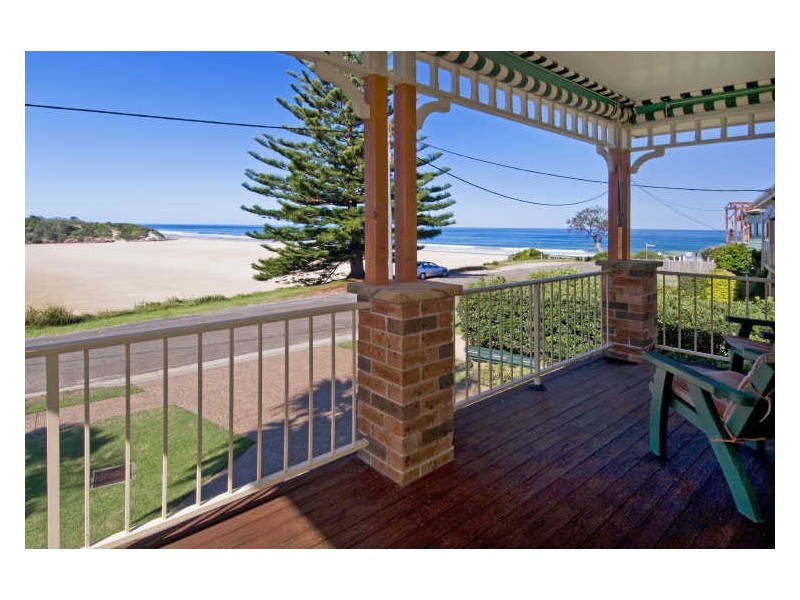 1/8 Bundella Avenue, Lake Cathie NSW 2445