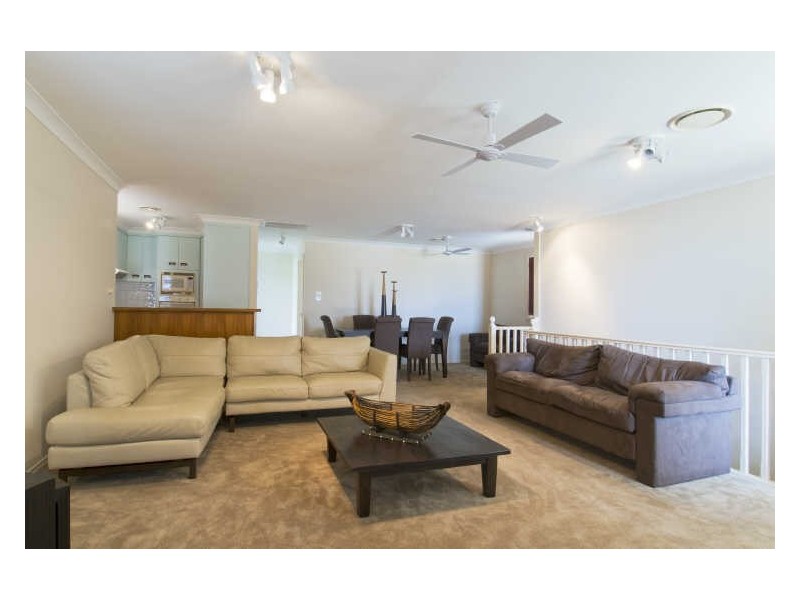 1/8 Bundella Avenue, Lake Cathie NSW 2445