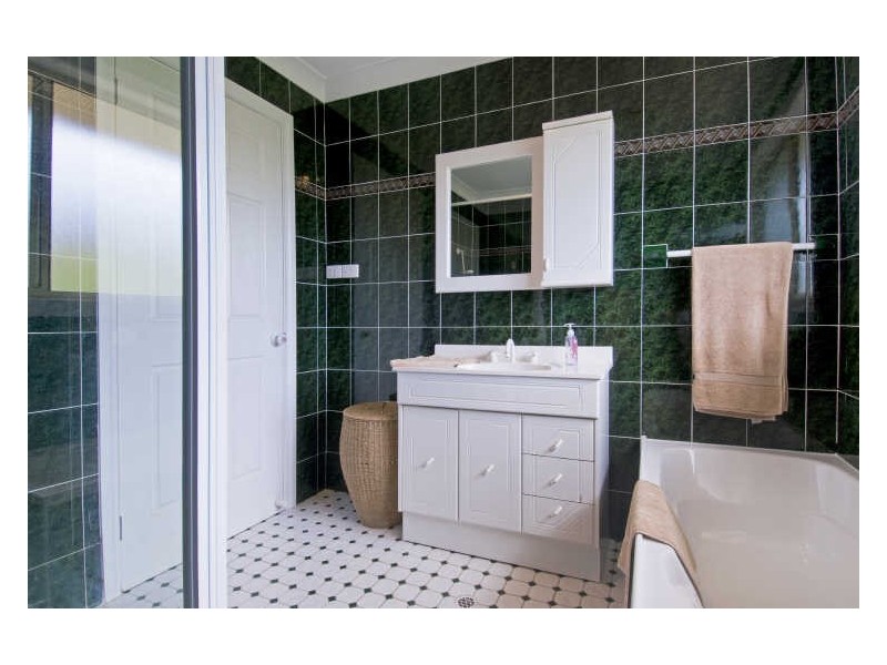 1/8 Bundella Avenue, Lake Cathie NSW 2445