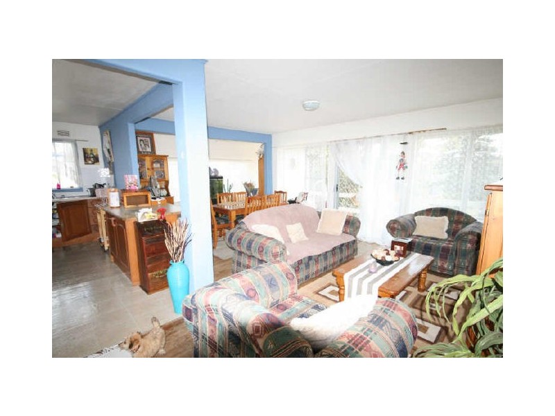 10 Koribah Avenue, Lake Cathie NSW 2445