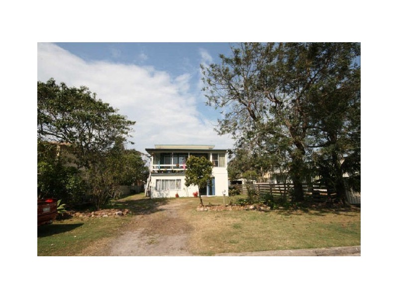 10 Koribah Avenue, Lake Cathie NSW 2445