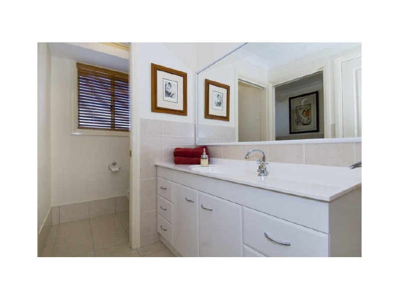 8 Shearwater Court, Lake Cathie NSW 2445