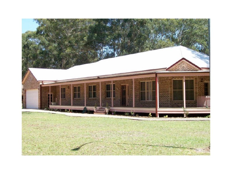 13 Lakeside Way, Lake Cathie NSW 2445