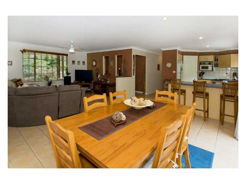 10 Fishermans Way, Lake Cathie NSW 2445