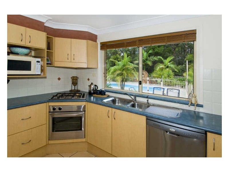 10 Fishermans Way, Lake Cathie NSW 2445