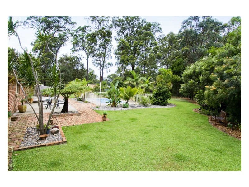10 Fishermans Way, Lake Cathie NSW 2445