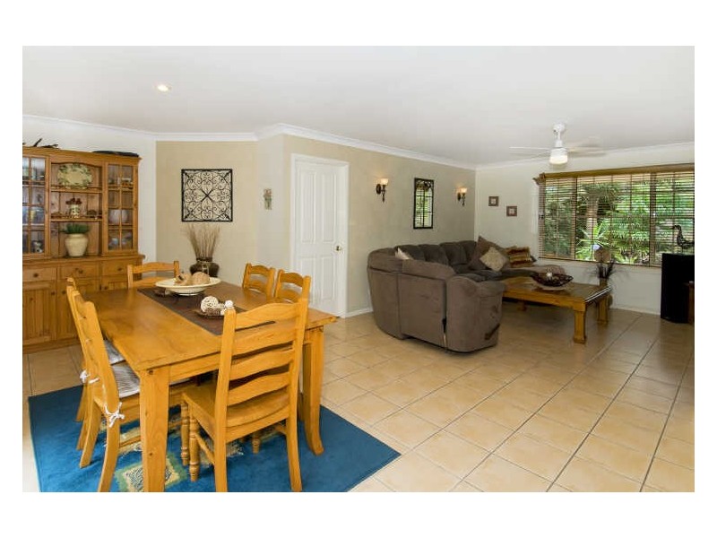 10 Fishermans Way, Lake Cathie NSW 2445