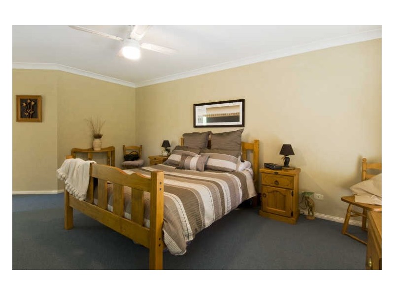 10 Fishermans Way, Lake Cathie NSW 2445