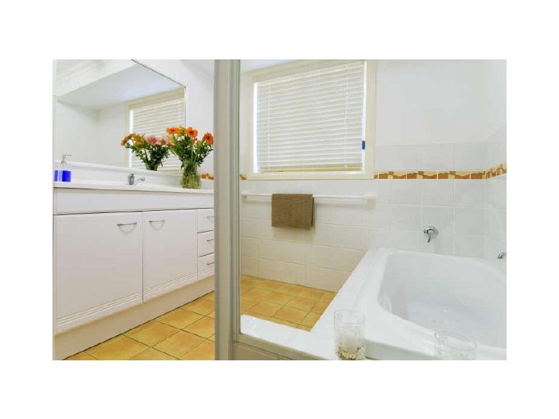 8 Resolution Place, Lake Cathie NSW 2445