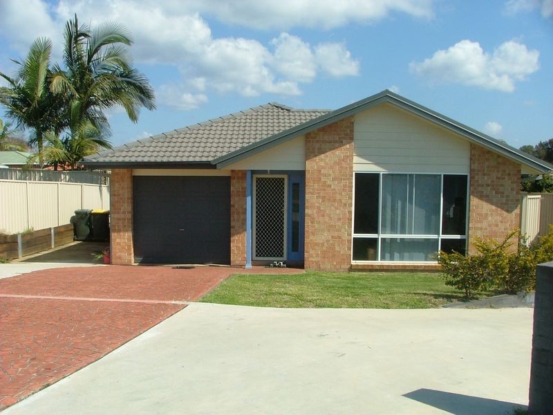 16 Solander Place, Lake Cathie NSW 2445