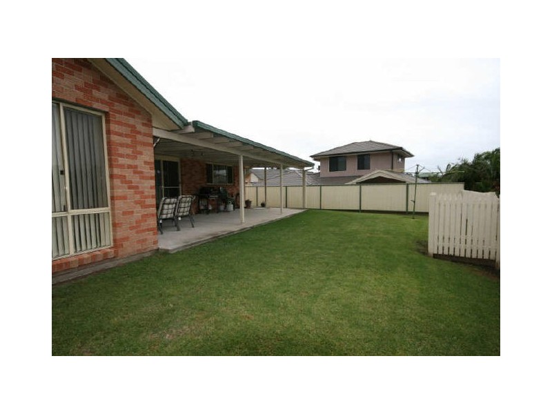 14 Solander Place, Lake Cathie NSW 2445