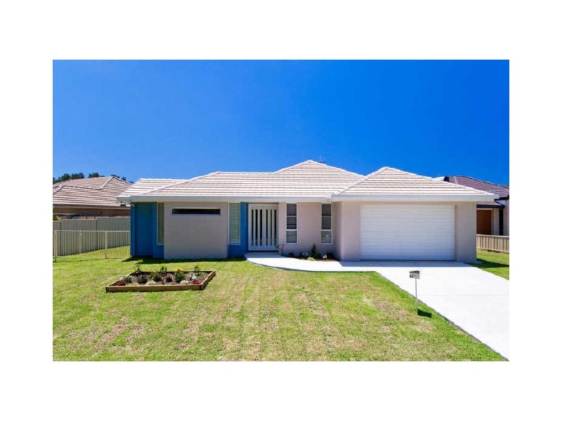 82 Abel Tasman Drive, Lake Cathie NSW 2445