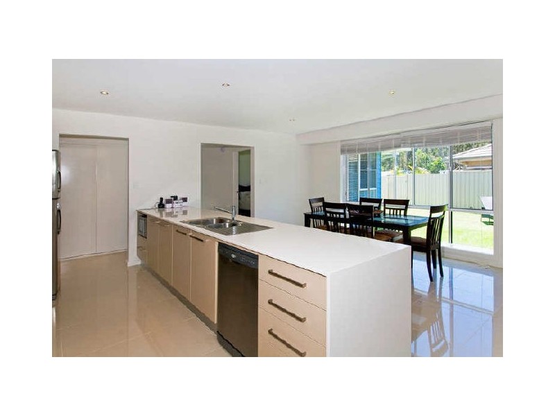 82 Abel Tasman Drive, Lake Cathie NSW 2445