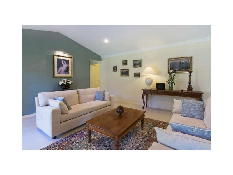 8 Shearwater Court, Lake Cathie NSW 2445