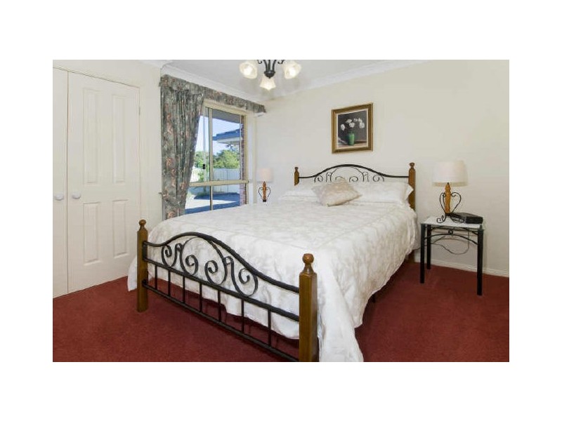 8 Shearwater Court, Lake Cathie NSW 2445