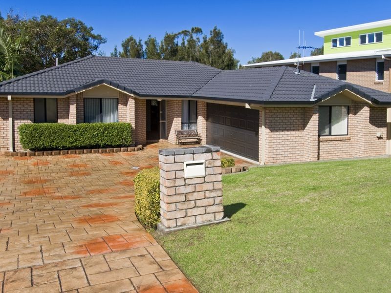 32 Bligh Place, Lake Cathie NSW 2445