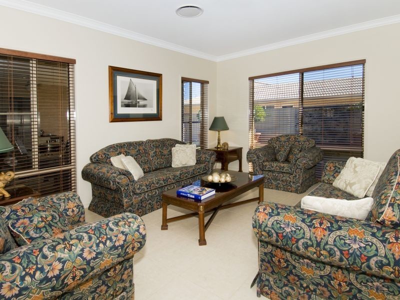 4 Seafarers Close, Bonny Hills NSW 2445