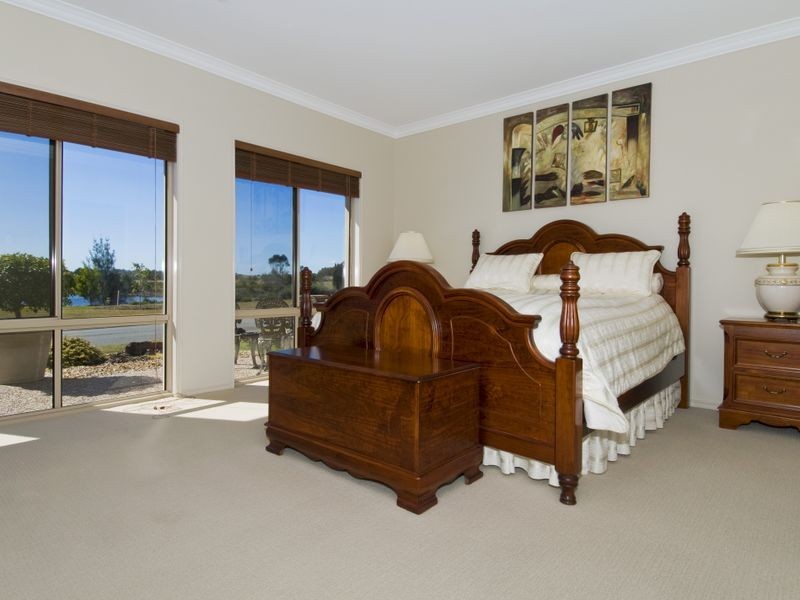 4 Seafarers Close, Bonny Hills NSW 2445