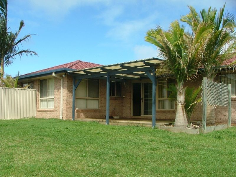 18 Solander Place, Lake Cathie NSW 2445