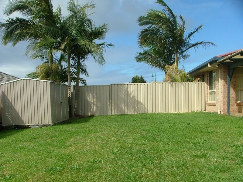 18 Solander Place, Lake Cathie NSW 2445