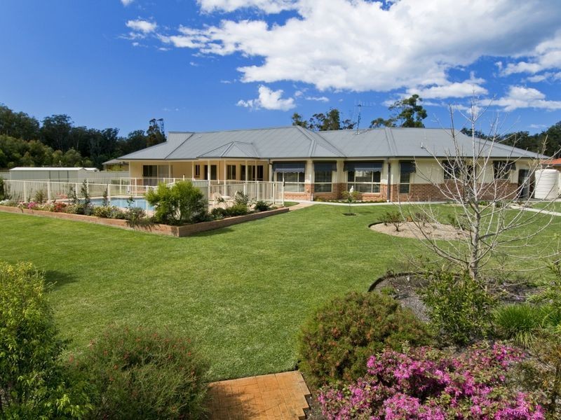 7 Shearwater Court, Lake Cathie NSW 2445