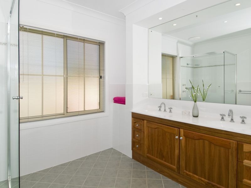 7 Shearwater Court, Lake Cathie NSW 2445