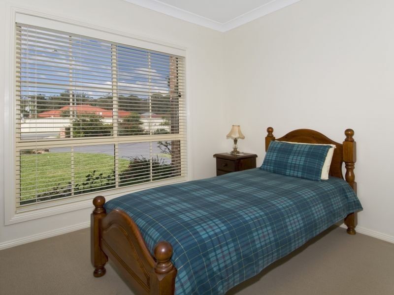 7 Shearwater Court, Lake Cathie NSW 2445