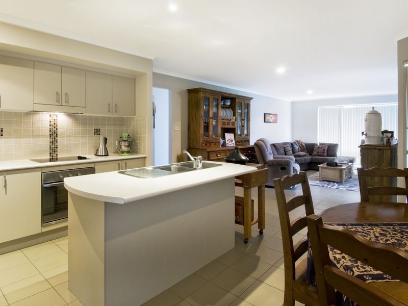 6 Hungerford Place, Bonny Hills NSW 2445