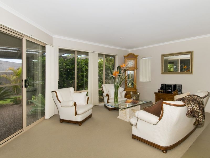 6 Hungerford Place, Bonny Hills NSW 2445