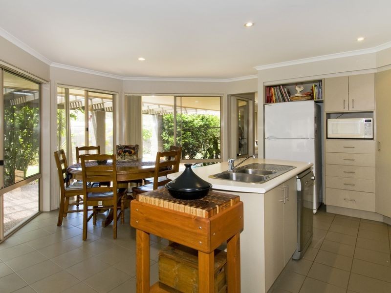 6 Hungerford Place, Bonny Hills NSW 2445