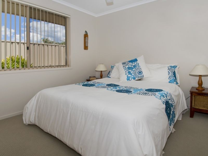 6 Hungerford Place, Bonny Hills NSW 2445