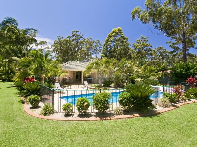27 Lakeside Way, Lake Cathie NSW 2445