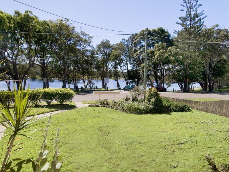 1/18 Aqua Cres, Lake Cathie NSW 2445