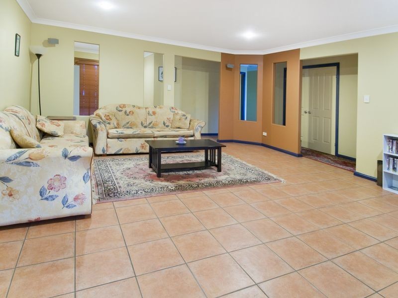 10 Solander Place, Lake Cathie NSW 2445