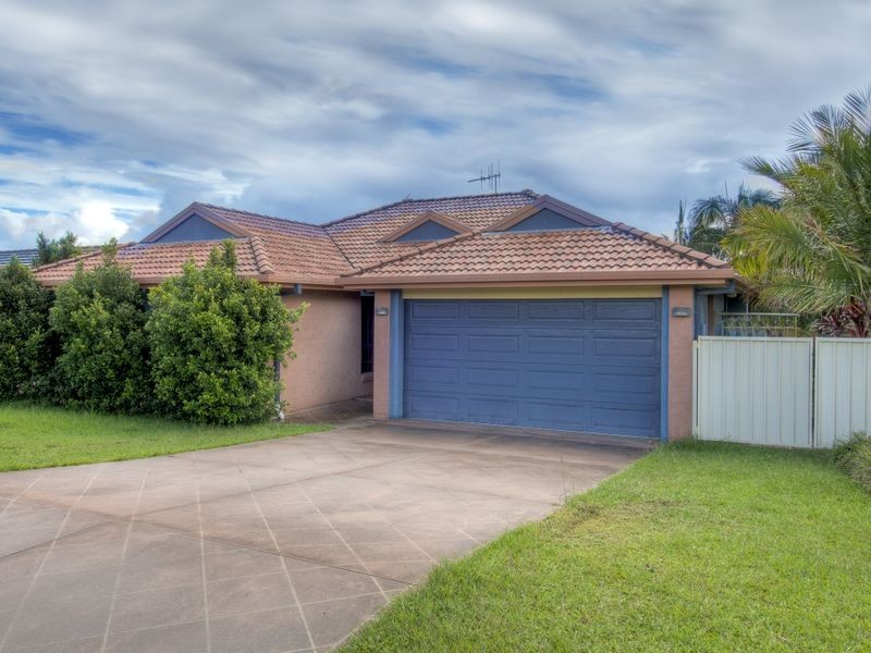 10 Solander Place, Lake Cathie NSW 2445