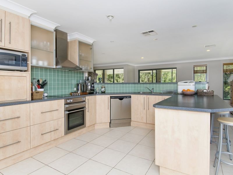 34 Bligh Place, Lake Cathie NSW 2445