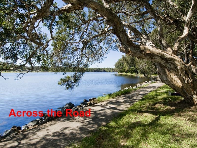 1/22 Aqua Crescent, Lake Cathie NSW 2445